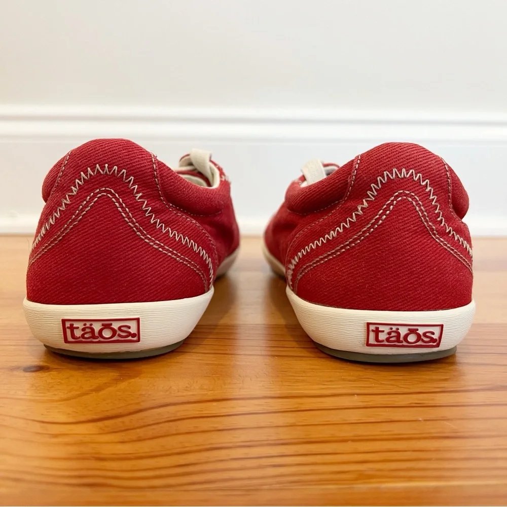 Taos Sneakers Womens 9 Red Canvas Lace Up Moc Star Walking Shoes Comfort Casual - Picture 9 of 15